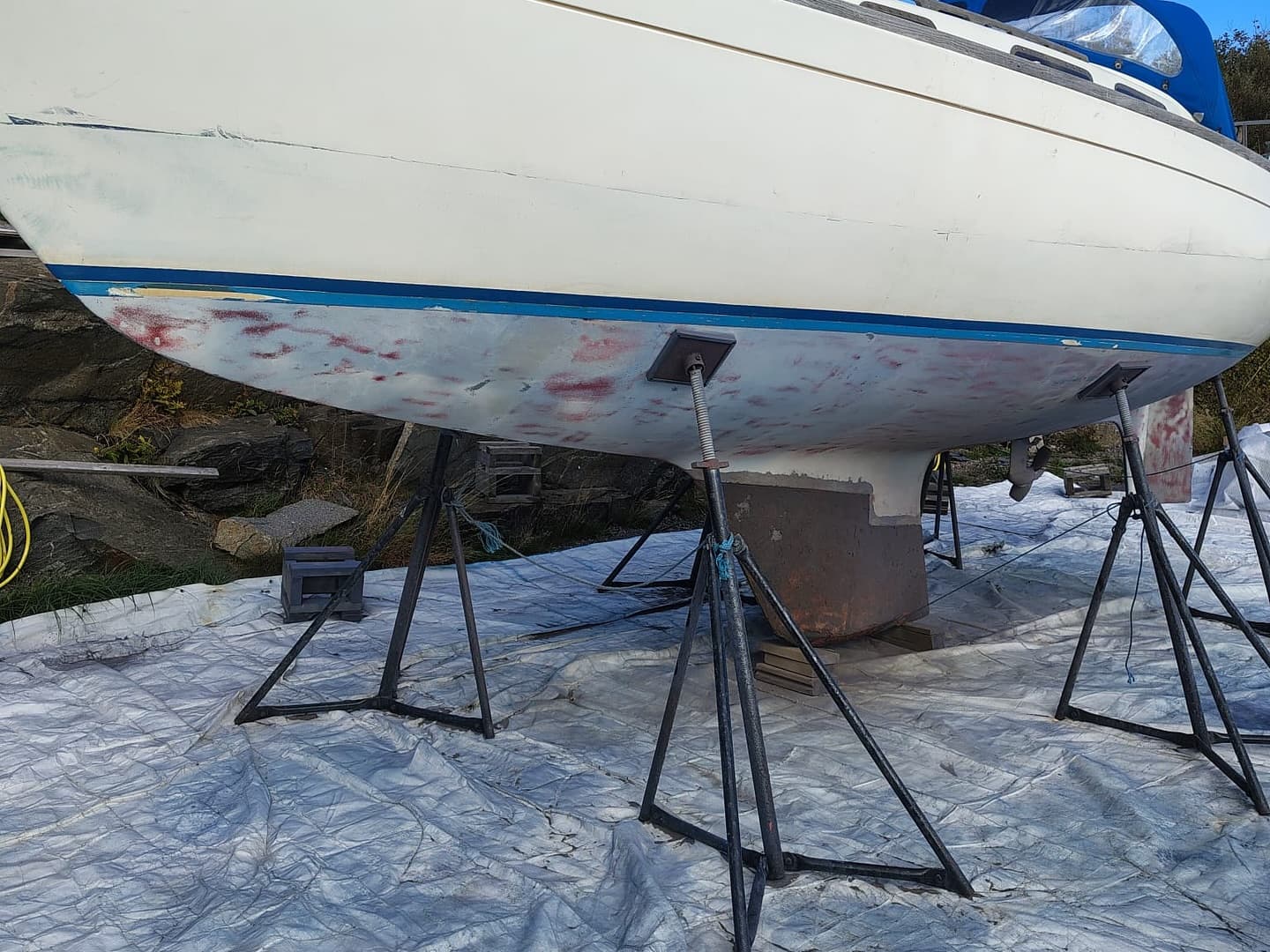Segelbåt — Bottenmålning Före & Efter